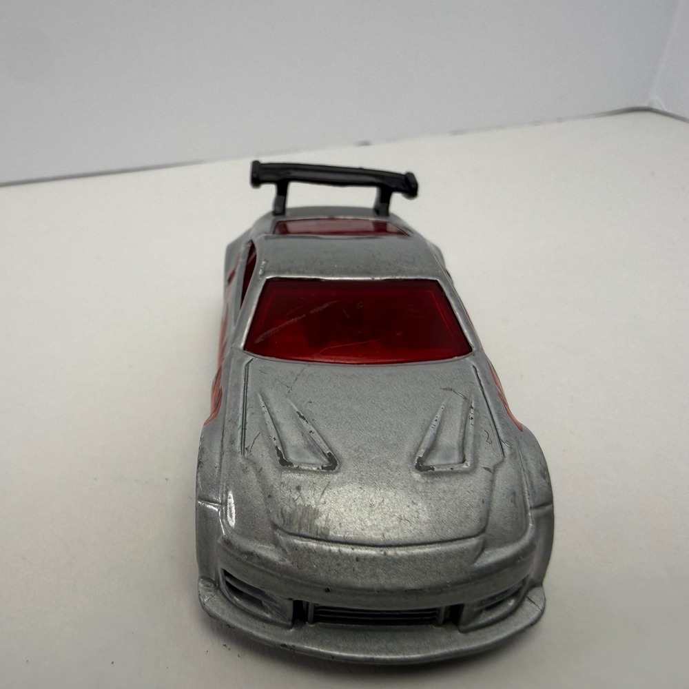 Hot Wheels Nissan 350Z Silver Flame Graphics Diecast Car 1/64 Scale 2006 E05 - Picture 2 of 6